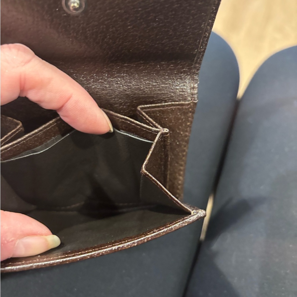 Gucci Tan and Brown Monogram Wallet - Picture 4 of 16